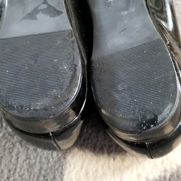 Anne Klein IFlex  "Flora" Patent Peep Toe Flats - Picture 8 of 8